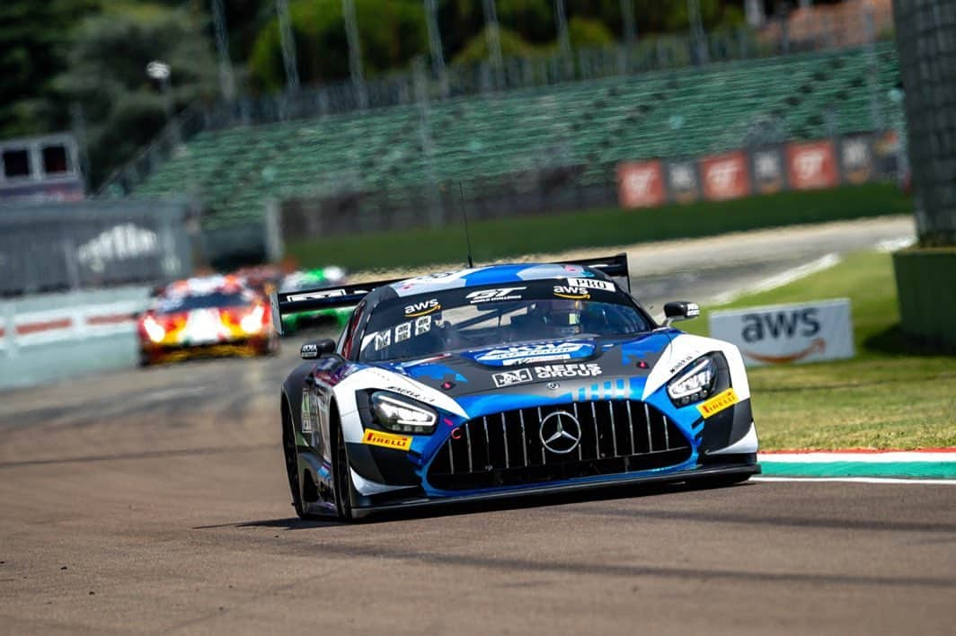 Mercedes AMGさんのインスタグラム写真 - (Mercedes AMGInstagram)「The #88 Mercedes-AMG GT3 by @akkaaspteam with the drivers @team_rmarciello, Timur Boguslavskiy and @felipefraga88 clinches third place in the season opener of this year’s @gtworldchallengeeurope. Impressions of an eventful race at the @autodromoimola. 📸  #MercedesAMG #MercedesAMGMotorsport #AMGGT3 #GTWorldChEu」7月27日 1時35分 - mercedesamg