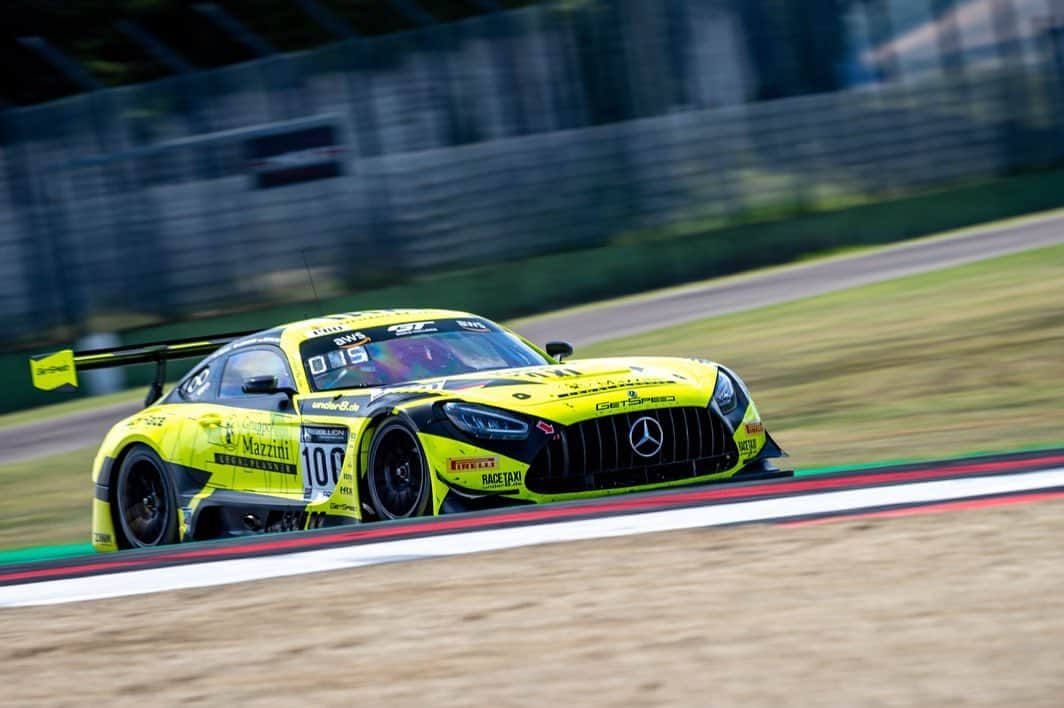 Mercedes AMGさんのインスタグラム写真 - (Mercedes AMGInstagram)「The #88 Mercedes-AMG GT3 by @akkaaspteam with the drivers @team_rmarciello, Timur Boguslavskiy and @felipefraga88 clinches third place in the season opener of this year’s @gtworldchallengeeurope. Impressions of an eventful race at the @autodromoimola. 📸  #MercedesAMG #MercedesAMGMotorsport #AMGGT3 #GTWorldChEu」7月27日 1時35分 - mercedesamg