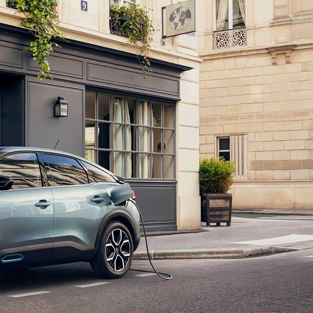 Citroënのインスタグラム：「Opën the way! New Citroën ë-C4 - 100% ëlectric: style and elegance from every angle 📸 Also available in petrol or Diesel. #ËlectricForAll #InspirëdByYouAll #New #Citroen #Car #Elegance #Design #Fashion #Comfort #Electric #Instacar #Carsofinstagram #Auto」