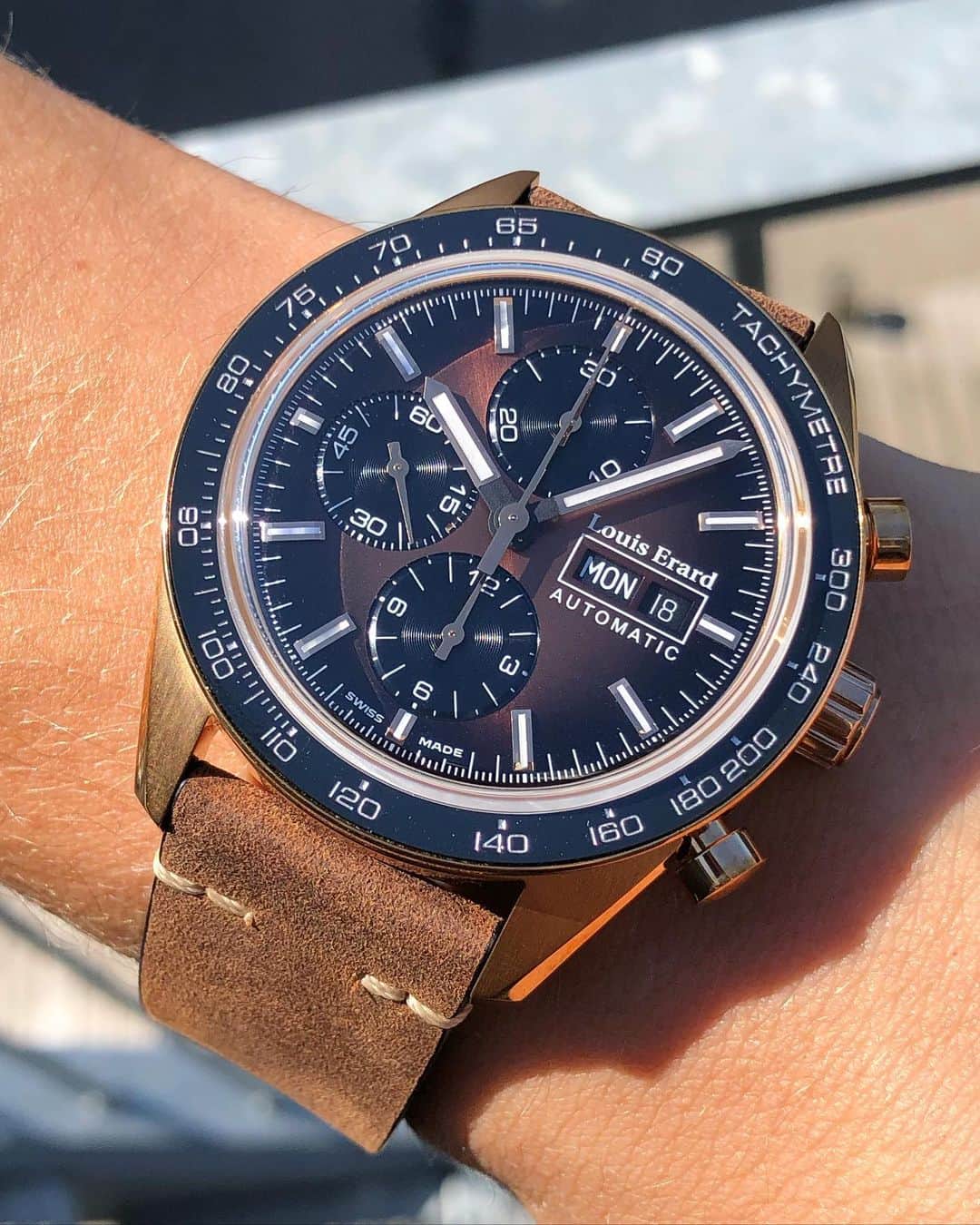Daily Watchさんのインスタグラム写真 - (Daily WatchInstagram)「@LouisErardOfficial La Sportive in bronze with stunning brown shaded dial. A limited edition of 250 pieces available for purchase at LouisErard.com」7月27日 2時12分 - dailywatch