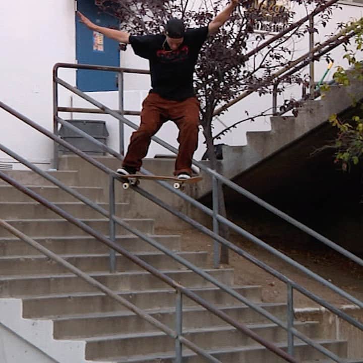 ジェイク・イラーディのインスタグラム：「Ryan Smith tribute 🤘🏻」