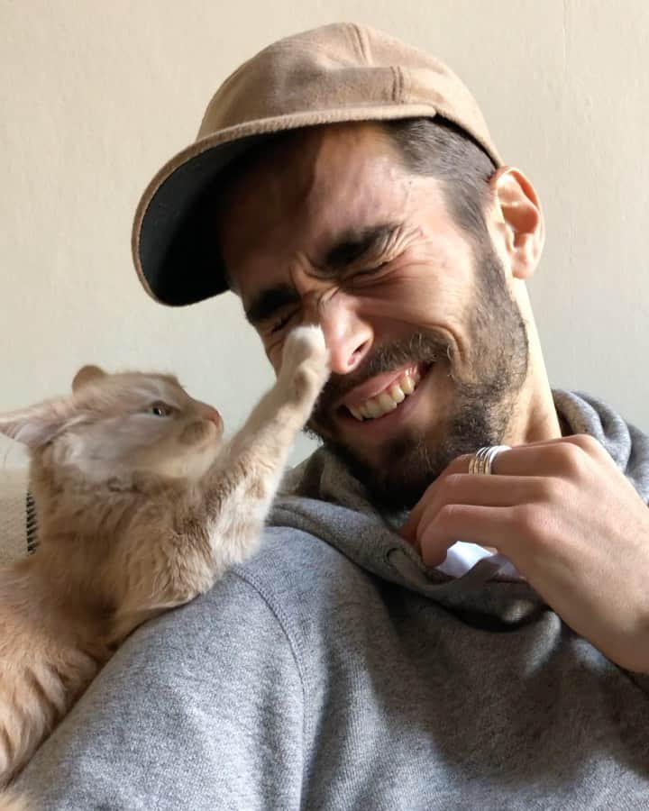 NICOLAS SIMOESのインスタグラム：「Dont mess with me she said 😂」