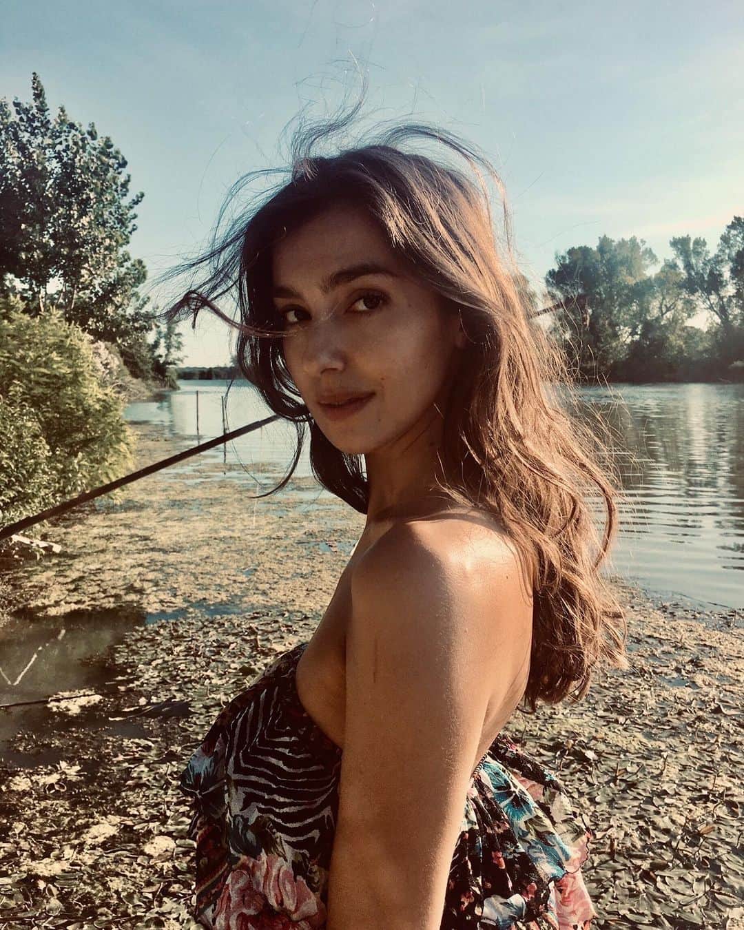 Stella Egittoのインスタグラム：「Carosello con balze. . . . . . #diariodibordo  #sunday  #ritratto」