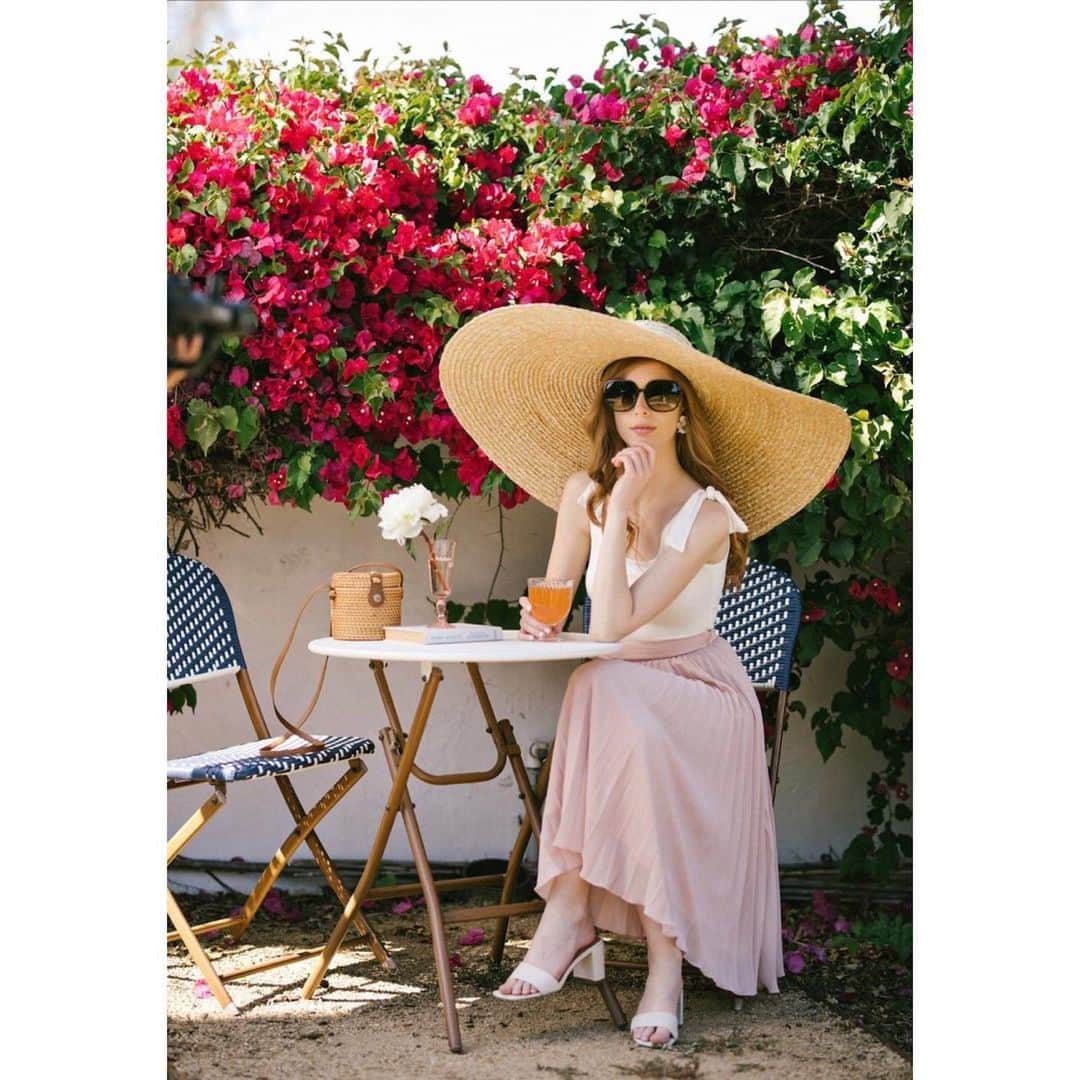 アシュリン・ピアースのインスタグラム：「“Easy like Sunday morning...” ✨  Photography by: @laceandlocks  For: @shopmorninglavender  #AshlynPearce #MorningLavender #Summer #Actress #Model #Modeling #Fashion  #FashionPhotography #Editorial #LookBook #Photography #BestPhoto #SpeakYourself #LoveYourself #RedHeads #Beauty #Love #FearlessFemales #SantaFe #California #Flowers #Clothing #Feminine #GorgeousGirl #LongHair #Pretty #Timeless #Nature #Goals #SummerVibes」