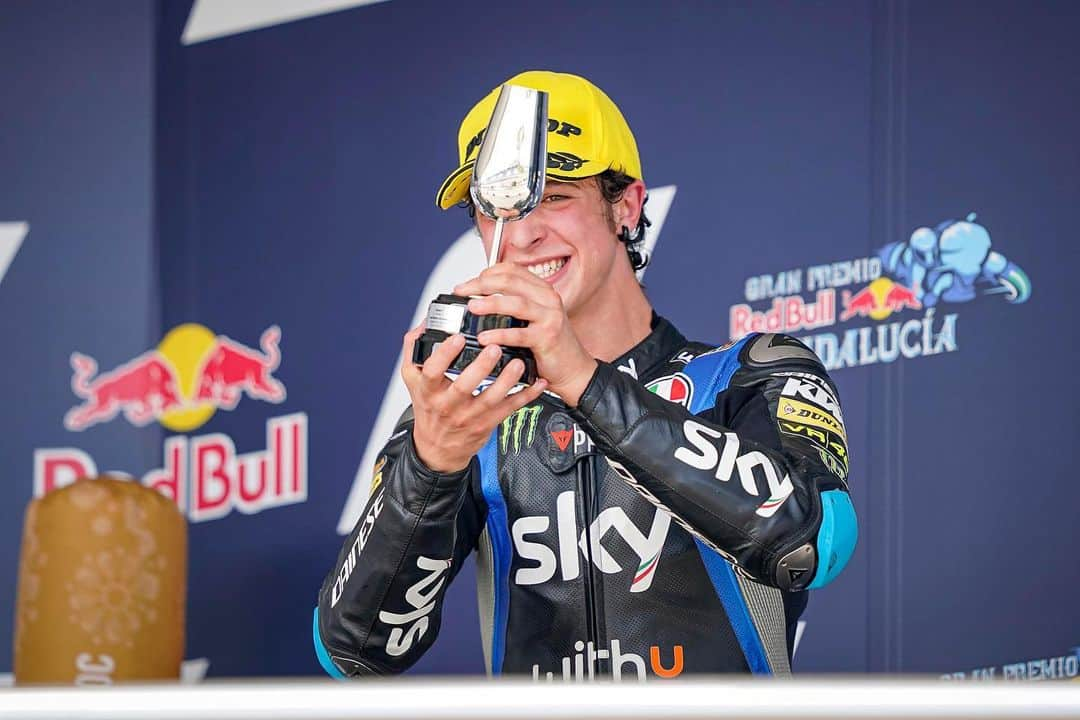 モンスターエナジーさんのインスタグラム写真 - (モンスターエナジーInstagram)「It was a full #MonsterEnergy podium today in @motogp! ⚡️⚡️⚡️ ⠀⠀⠀⠀⠀⠀⠀ @fabioquartararo20 gets the top step for the 2nd consecutive week, already making him France’s most successful premier class rider!! @yamahamotogp’s @maverick12official & @valeyellow46 take the bottom two steps! 👏 ⠀⠀⠀⠀⠀⠀⠀ @skyracingteamvr46’s @luca_marini_97 & @marcobez72 take P2 & P3 in Moto 2, along with @_celin13_ taking P3 in Moto 3. ⠀⠀⠀⠀⠀⠀⠀ #AndaluciaGP #MotoGP #Motorcycle #Racing #Motorsport #MonsterEnergy」7月27日 3時56分 - monsterenergy