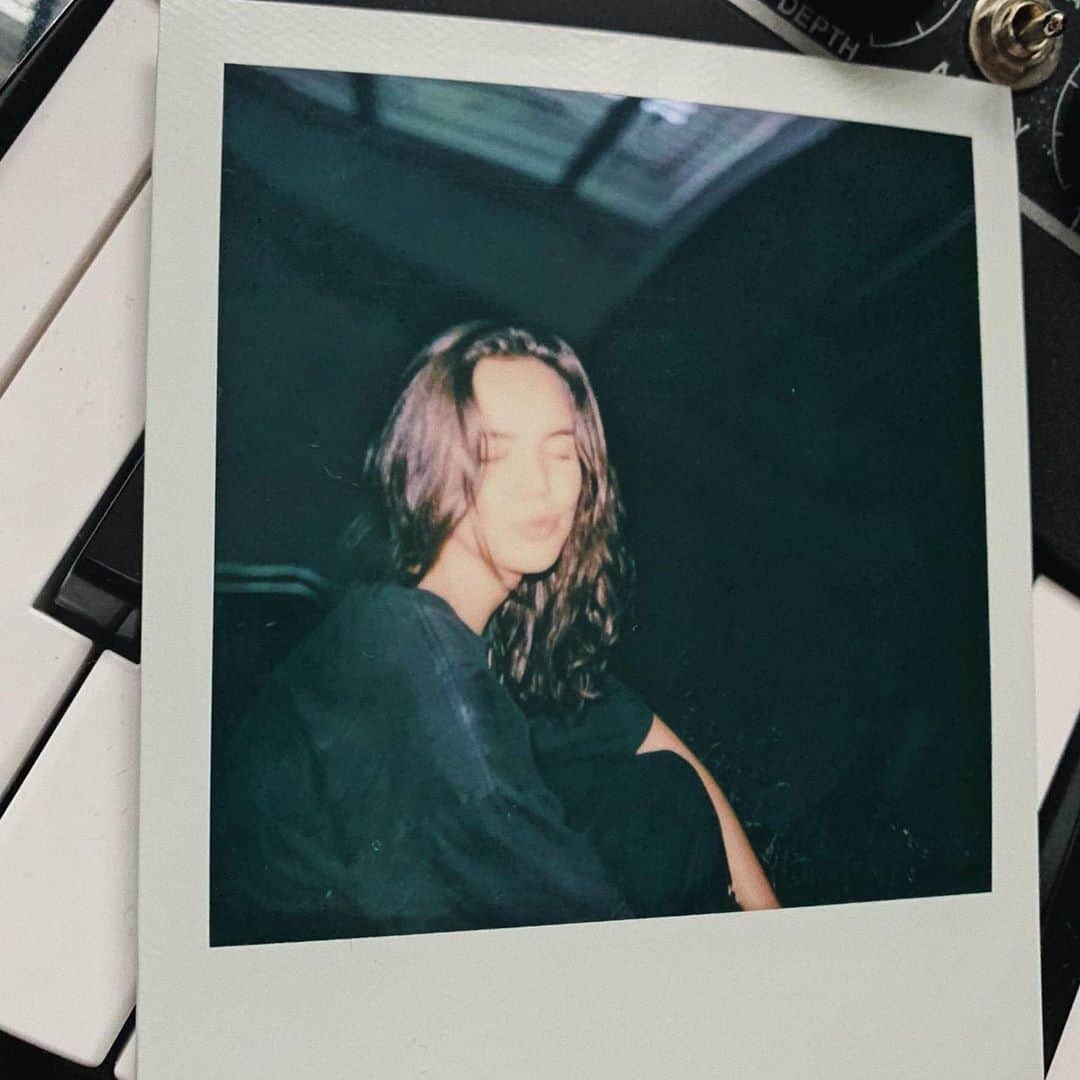 ベイリー・マディソンのインスタグラム：「And isn't it just so pretty to think All along there was some Invisible string Tying you to me」