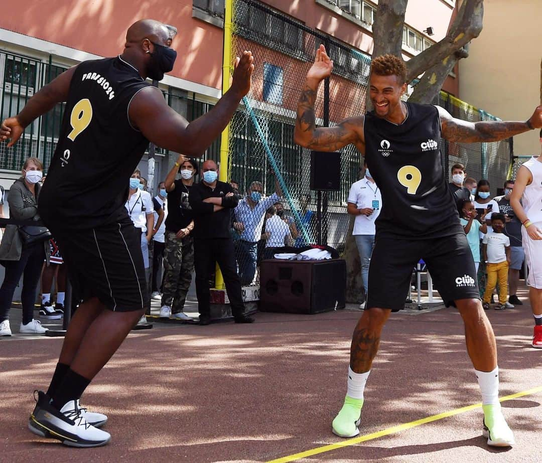 テディ・リネールさんのインスタグラム写真 - (テディ・リネールInstagram)「Le #ClubParis2024 est lancé avec le défi @_tonyparker09 relevé haut la main 🏀🙌🏾 . . . 📸 @philippe.millereau /KMSP」7月27日 4時26分 - teddyriner