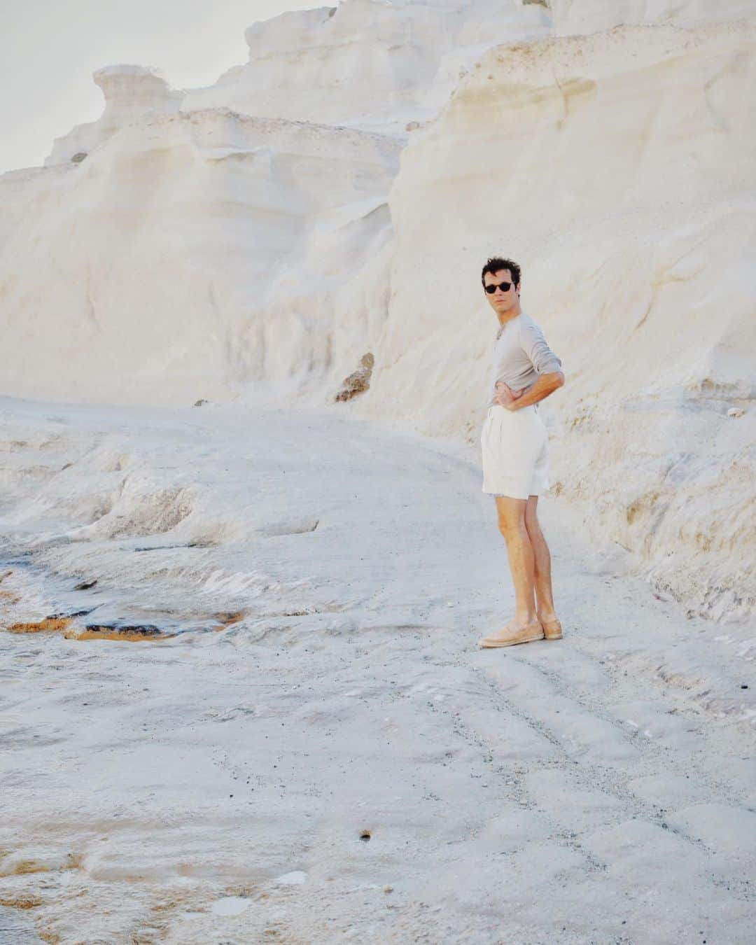 アーネスト・グリーンさんのインスタグラム写真 - (アーネスト・グリーンInstagram)「If you’ve ever wanted to experience what it would feel like to walk on the moon - you should think about visiting Sarakiniko Beach in Milos, Greece.  Coastal winds have shaped the grayish-white volcanic rock into amazing, other-worldly shapes - and visiting at sunrise / sunset turns the rock an amazing pinkish color that is really striking. It felt like an appropriate location for shooting a lot of the press photos for PN - as while it feels Mediterranean - it also is unlike any other place on earth.  All photos shot by my beautiful wife.」7月27日 4時35分 - realwashedout