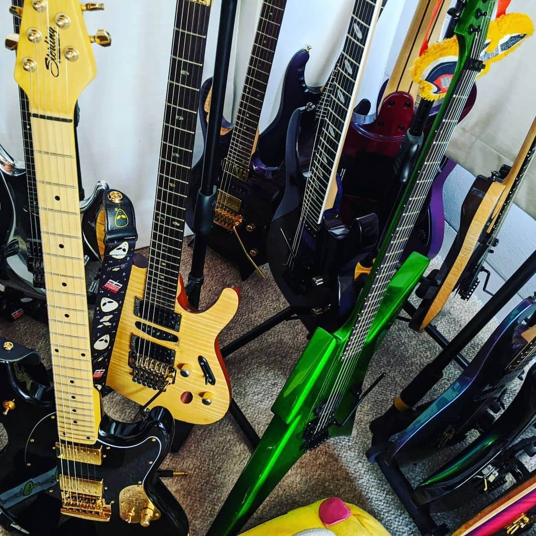 ハーマン・リさんのインスタグラム写真 - (ハーマン・リInstagram)「I need more guitars stands, but which ones for the pointy bodies? 🤔 .  #drangonforce #hermanli #guitarcollection #guitars #ibanezguitars #musicman #bcrichguitars #prsguitars #caparisonguitars #vintageibanez #modernguitar #vintageguitars」7月27日 5時27分 - hermanli