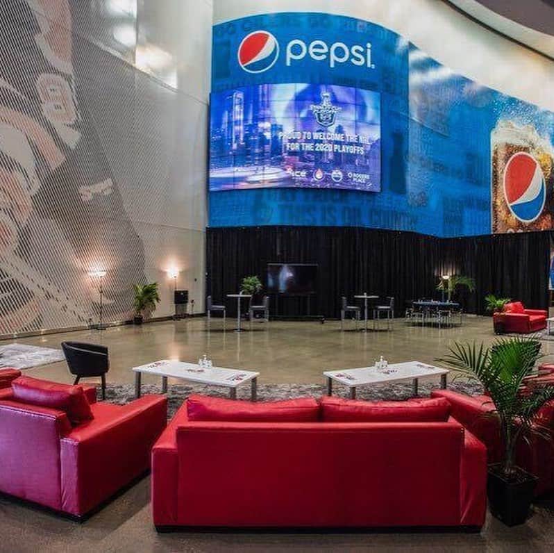 NHLさんのインスタグラム写真 - (NHLInstagram)「👀 Peep one of the player lounges in Edmonton #StanleyCup」7月27日 6時15分 - nhl