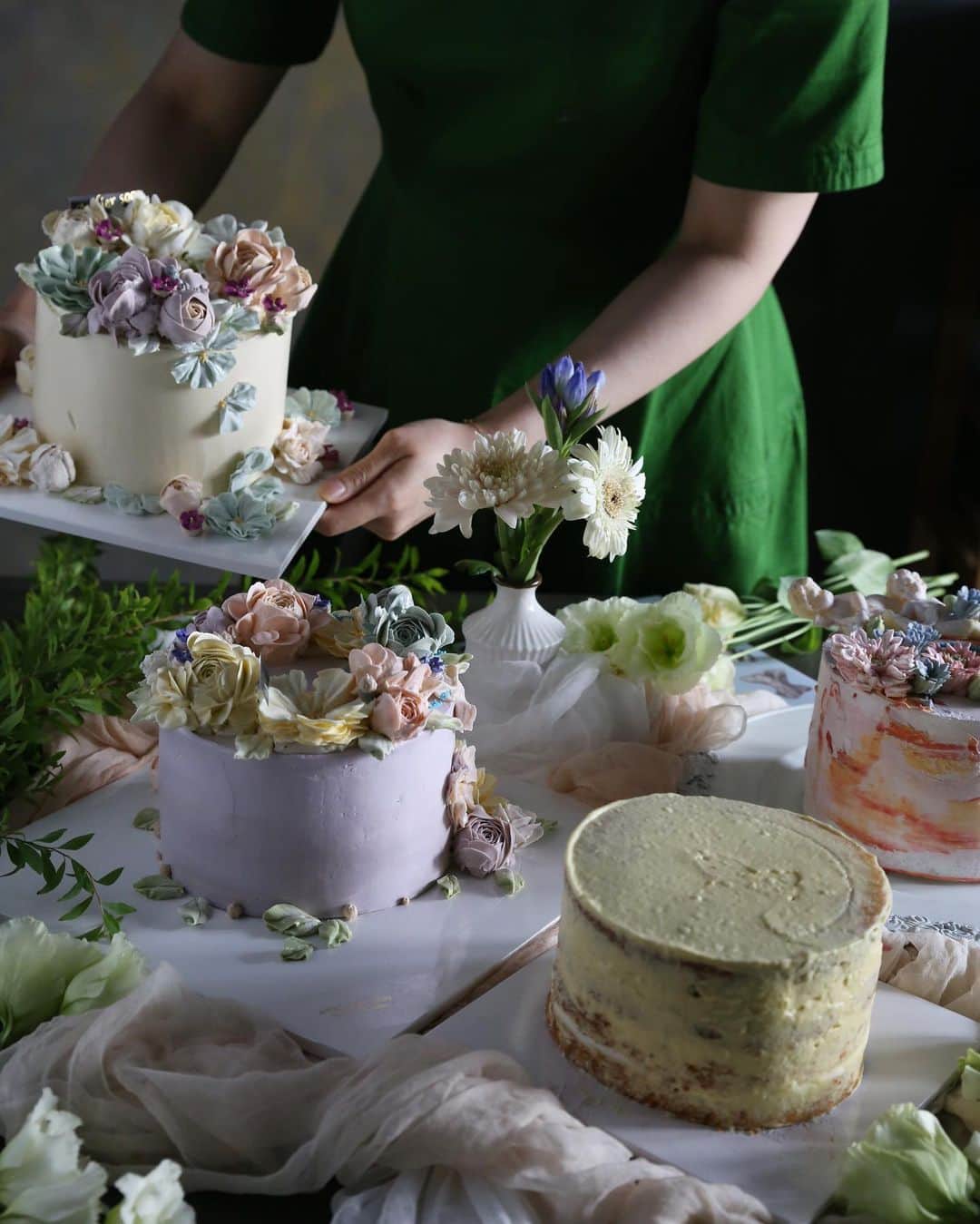청담 수케이크 (atelier soo)さんのインスタグラム写真 - (청담 수케이크 (atelier soo)Instagram)「ㅡ Sooclass Basic 3 🍋 ㅡ #flower #cake #flowercake #partycake #birthday #bouquet #buttercream #baking #wilton #weddingcake #레몬케이크  ㅡ www.soocake.com vkscl_energy@naver.com」7月27日 6時44分 - soocake_ully
