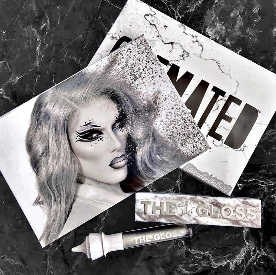 Jeffree Star Cosmeticsさんのインスタグラム写真 - (Jeffree Star CosmeticsInstagram)「Have you added our #CREMATED palette to your collection yet? ⚱️🕊 Photo by: @sadiexkiller 🌟 #jeffreestarcosmetics」7月27日 6時52分 - jeffreestarcosmetics