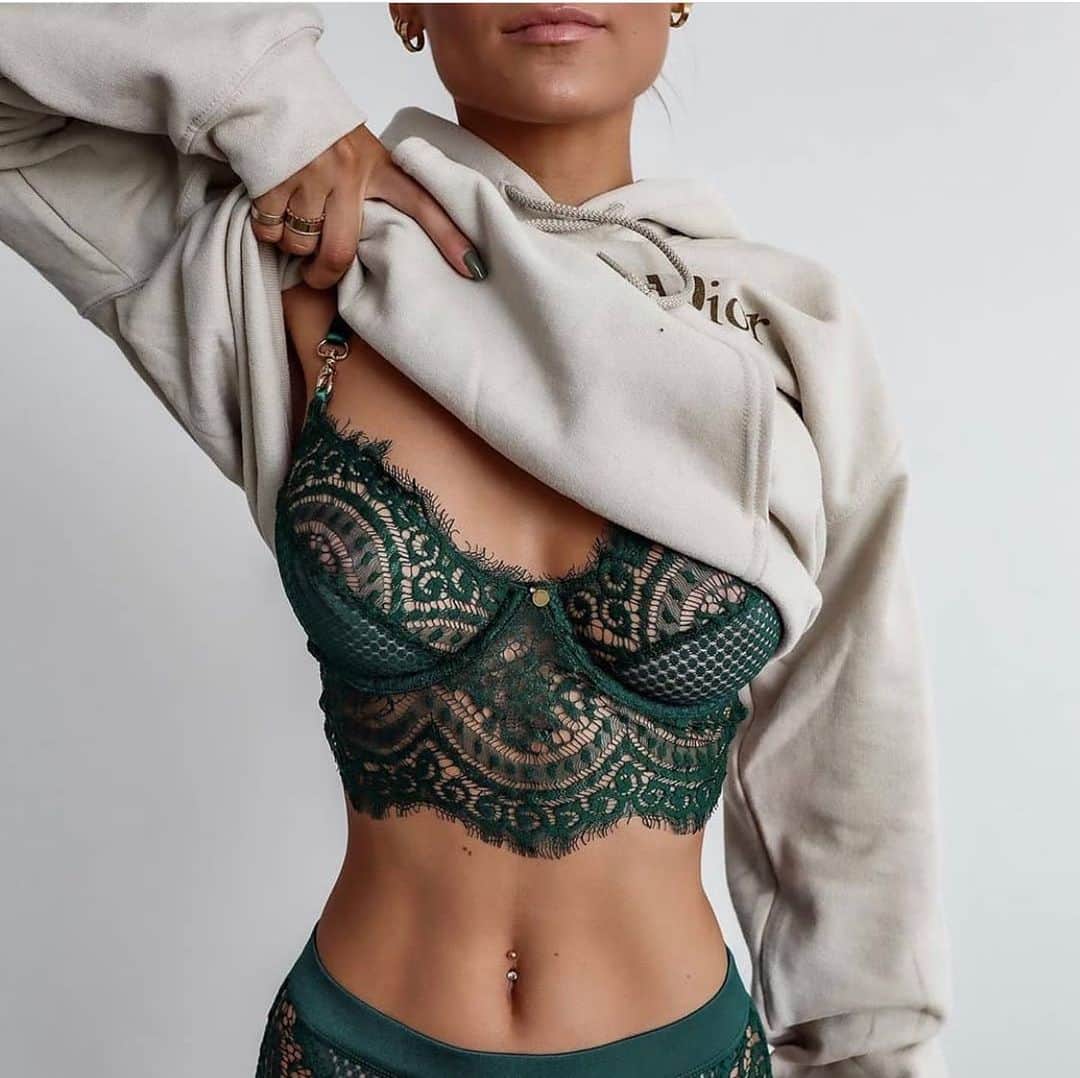 TheCraftyNinjaのインスタグラム：「Green vibes ⚡️」