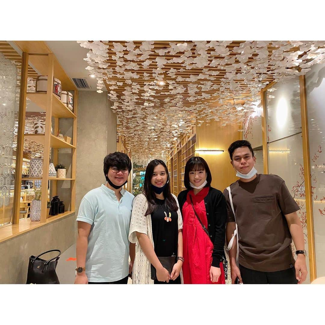 仲川遥香さんのインスタグラム写真 - (仲川遥香Instagram)「Makan siang bersama @taprlch @angelinewilliany @ronceronie ❤️  #indonesia #jakarta #japan #harukanakagawa #インドネシアタレント #ジャカルタ生活 #仲川遥香」7月27日 18時22分 - haruuuu_chan