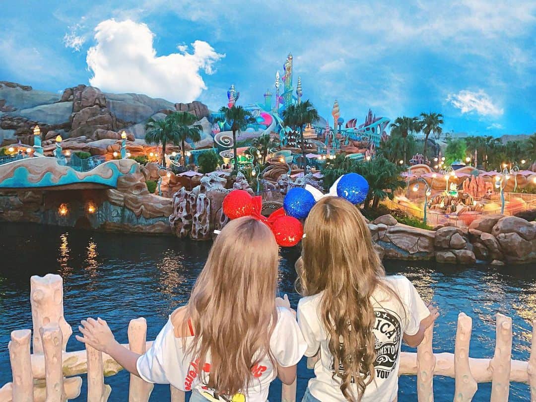 春咲ひなたのインスタグラム：「🐟🐬🐠🐳✨ . #アリエル#リトルマーメイド#マーメイドラグーン#ディズニー#ディズニーシー#ディズニーコーデ#ディズニーシーコーデ#リメイク服#ちびっこ#ミッキーコーデ#tシャツ女子#tシャツコーデ#tシャツリメイク#tシャツアレンジ#おっぱい#お姉さん#東京#新宿#歌舞伎町#キャバ嬢#もはや#元キャバ嬢#アジアンクラブ#マツエク#アイリスト募集中#春咲ひなた#YouTube#youtuber#新米#ゆーちゅーばー . YouTubeに関する問い合わせ先♡  株式会社YEEELL 〒150-0002  東京都渋谷区渋谷3-27-11 祐真ビル新館5F  info@yeeell.jp」