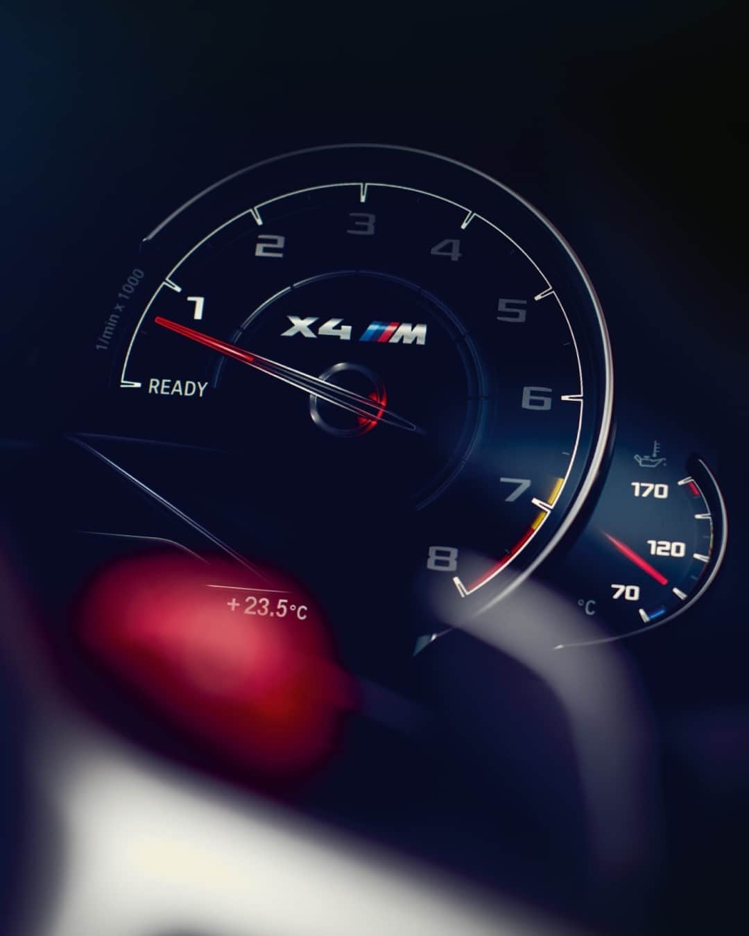 BMWのインスタグラム：「Stow your gear for takeoff. The BMW X4 M.#TheX4M #BMW #X4M @BMWM  __ BMW X4 M: Fuel consumption in l/100 km (combined): 10.5. CO2 emissions in g/km (combined): 239. Further information: www.bmw.com/disclaimer.   Acceleration (0-100 km/h): 4.2 s. Power: 353 kW, 480 hp, 600 Nm. Top speed (limited): 250 km/h (with optional M Drivers Package: 285 km/h).」