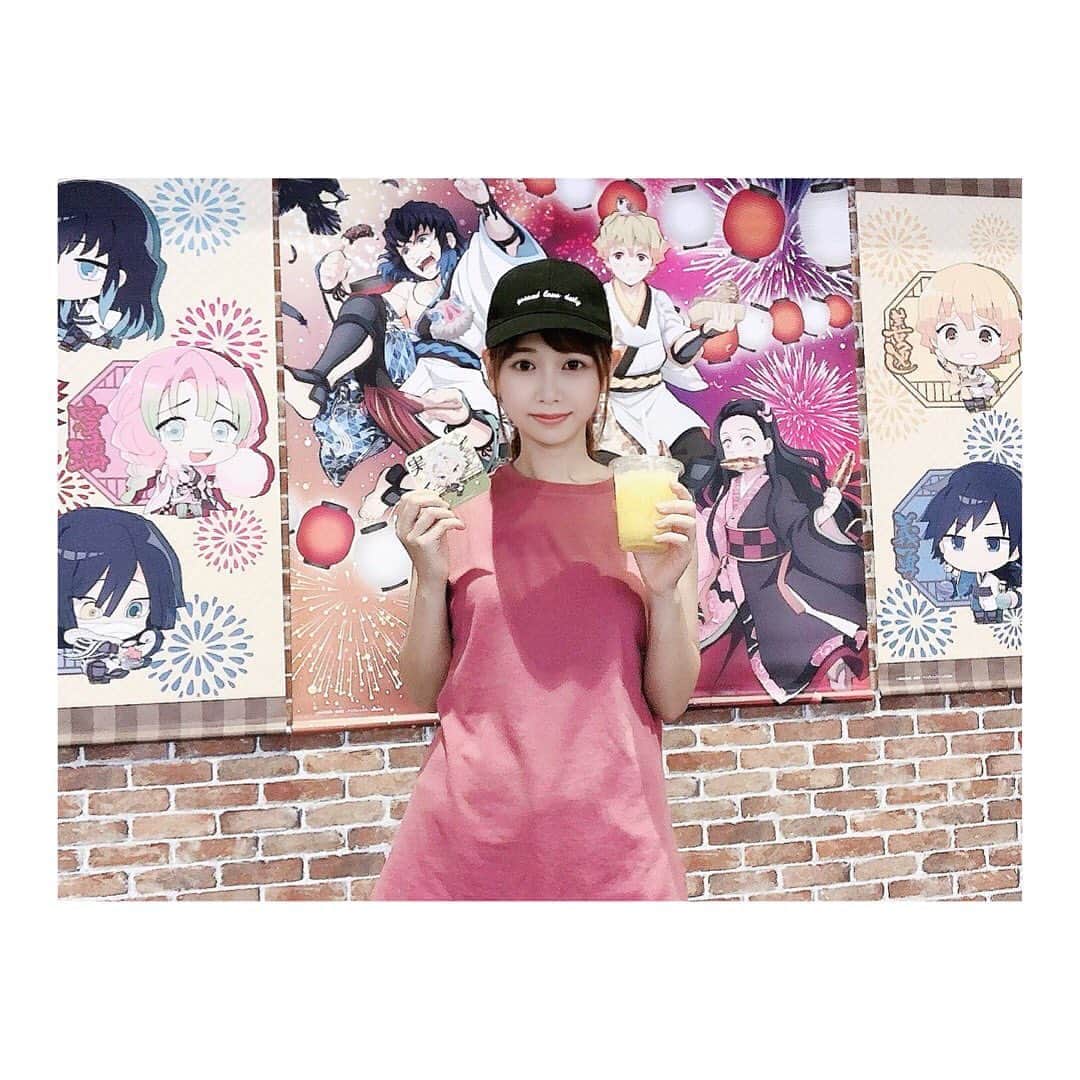 小河結香のインスタグラム：「SEGAコラボカフェスタンド🍹💕 鬼滅の刃とコラボ中😍 行くの2回目✌️ 1回目のは動画編集中だけど ホント編集やる気なさ過ぎて笑う🤣 今日のドリンクは善逸ので コースターは実弥でした✨ 名駅ぶらぶらして1万歩歩いたから 昼はかるびマック🍔 #セガコラボカフェスタンド #ささしまライブ #sega #鬼滅の刃 #鬼滅コラボ #コラボドリンク #コースター集め #アニオタ #オタ活 #かるびマック」