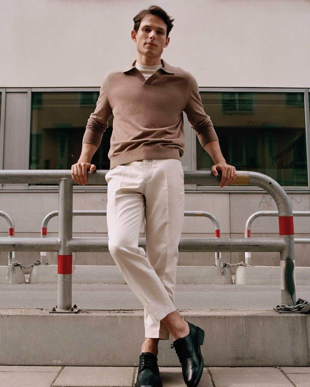 ARKETさんのインスタグラム写真 - (ARKETInstagram)「Designed for cool summer evenings or the sudden breeze under the sun, our light summer knits are ideal for easy layering in changeable weather. Explore the collection: link in bio. - #ARKET #summer」7月27日 17時18分 - arketofficial