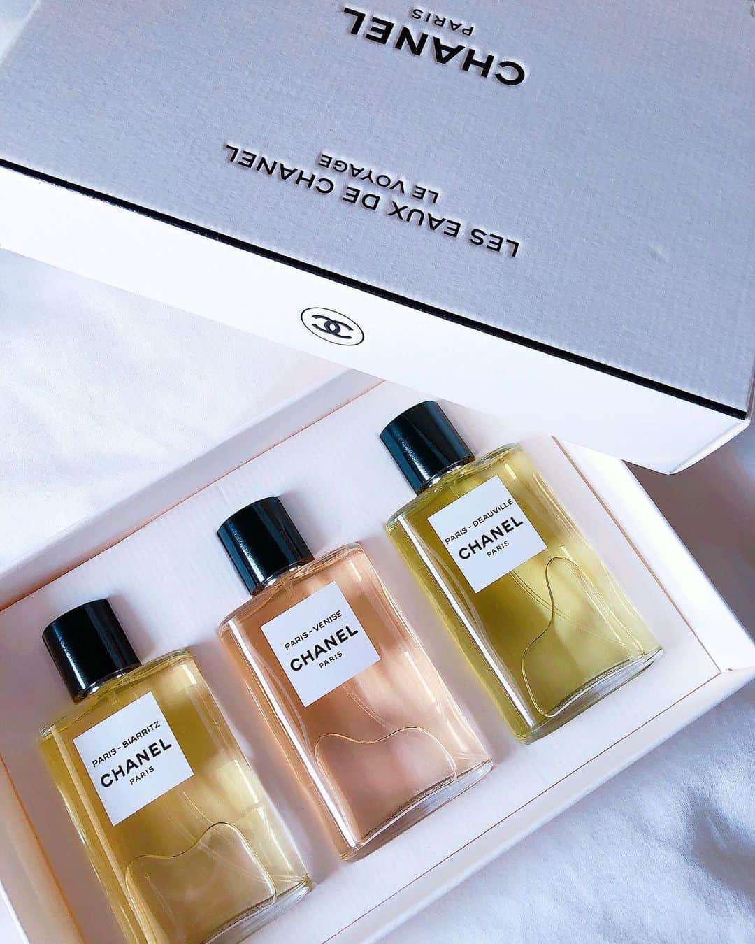 玉川来夢さんのインスタグラム写真 - (玉川来夢Instagram)「どれもいい香り♡ 家に居る時でも大好きな香りを楽しみたい😌 普段から良い匂いだとリラックスするし それだけで気分上がる☺️❤️ #chanel #chanelperfume #シャネル #香水」7月27日 17時35分 - ramu_tamagawa
