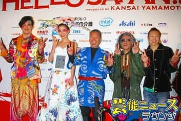 菅原萌香のインスタグラム：「山本寛斎さん。 私が芸能界に入って初めてやらせていただいたお仕事が、寛斎さんのショーでした。 なにもわからない私に、ショーの終盤で出てくる女神という役目をくださったこと、本当に感謝しています。また、私のサイズに合わせた衣装を作り直してくださったことも、「あなたが結婚する時のウェディングドレスはデザインしてあげるからね」と言ってくださったことも、ほんとにほんとに嬉しかったです。 リハーサルを重ねていく中で、「だんだん作業になってきてる！そんなんじゃ気持ちが伝わらない！」と怒ってくださったことも忘れません。 もう一度お会いしたかったです。きっと、太りすぎ！って怒られると思いますけど…💦 本当にありがとうございました。 ゆっくり休んでください。 ご冥福をお祈りします。」