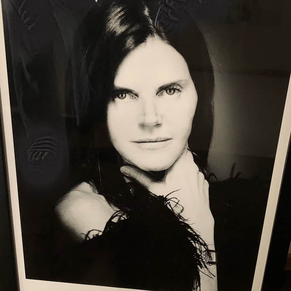 アンナ・デッロ・ルッソさんのインスタグラム写真 - (アンナ・デッロ・ルッソInstagram)「#challengeaccepted 🖤 thanks @jessicamichault to nominating me. Together we are stronger. 📸by @giovanni_gastel #womensupportingwomen」7月27日 18時03分 - annadellorusso