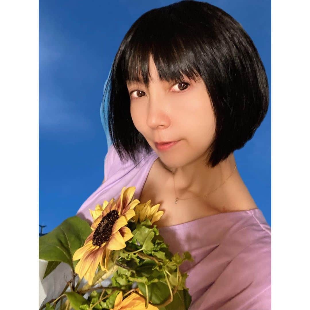 井川ちさと（新尾きり子）のインスタグラム：「今週明ければ8月です👧🏻﻿ 愛する皆さまと幸せに迎えることが、できますように👦🏻﻿ The light shines in the darkness, and the darkness has not overcome it.(John‬ ‭1:5‬ ‭)﻿ 💛You are the light☀️804💛﻿」