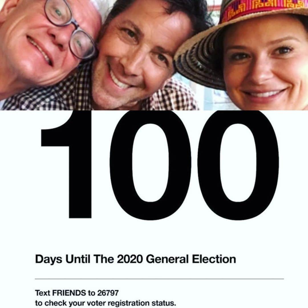 ダン・ブカティンスキーさんのインスタグラム写真 - (ダン・ブカティンスキーInstagram)「Friends don’t let friends skip elections @iamavoter #iamavoter TAG friends and tell them to Register. And text FRIENDS to 26797.  #scandal #scandalfam」7月27日 9時49分 - danbucatinsky