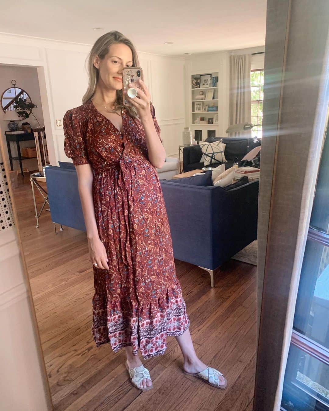 Anna Jane Wisniewskiのインスタグラム：「On a bit of a Target kick lately as evidenced by my stories today and Friday’s blog post featuring these dresses under $35.   Which dress is your favorite?! Or are you more interested in the organization drawers and/or handsoap in my stories? 😬  http://liketk.it/2TbYw #liketkit @liketoknow.it #targetstyle #maternityfashion #26weeks」