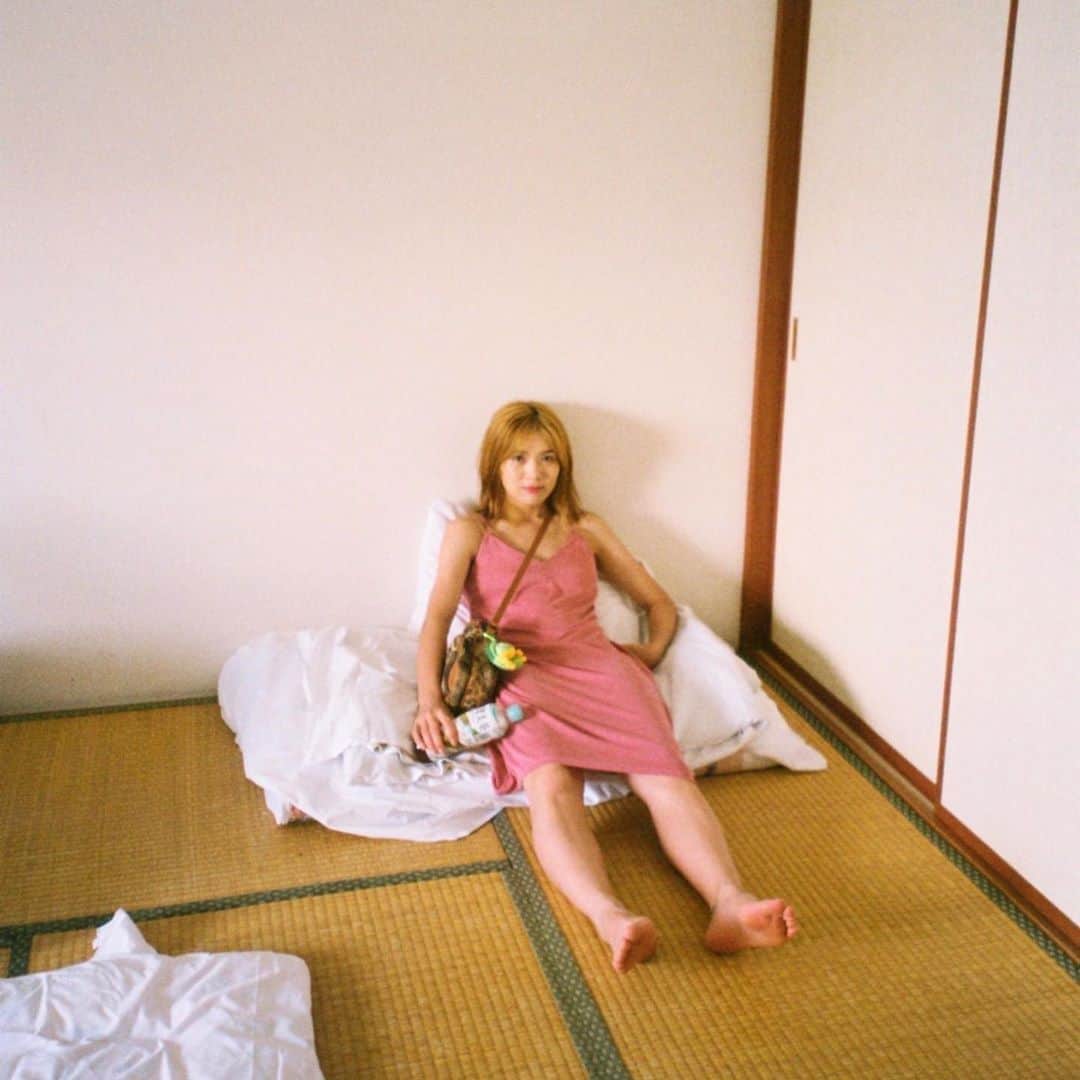 Aya（高本彩）さんのインスタグラム写真 - (Aya（高本彩）Instagram)「いつかの阿部氏。  #photobyaya#film#filmphotography#fujifilm#natura#35mm #フォトバイアヤ」7月27日 10時19分 - aya_dream04