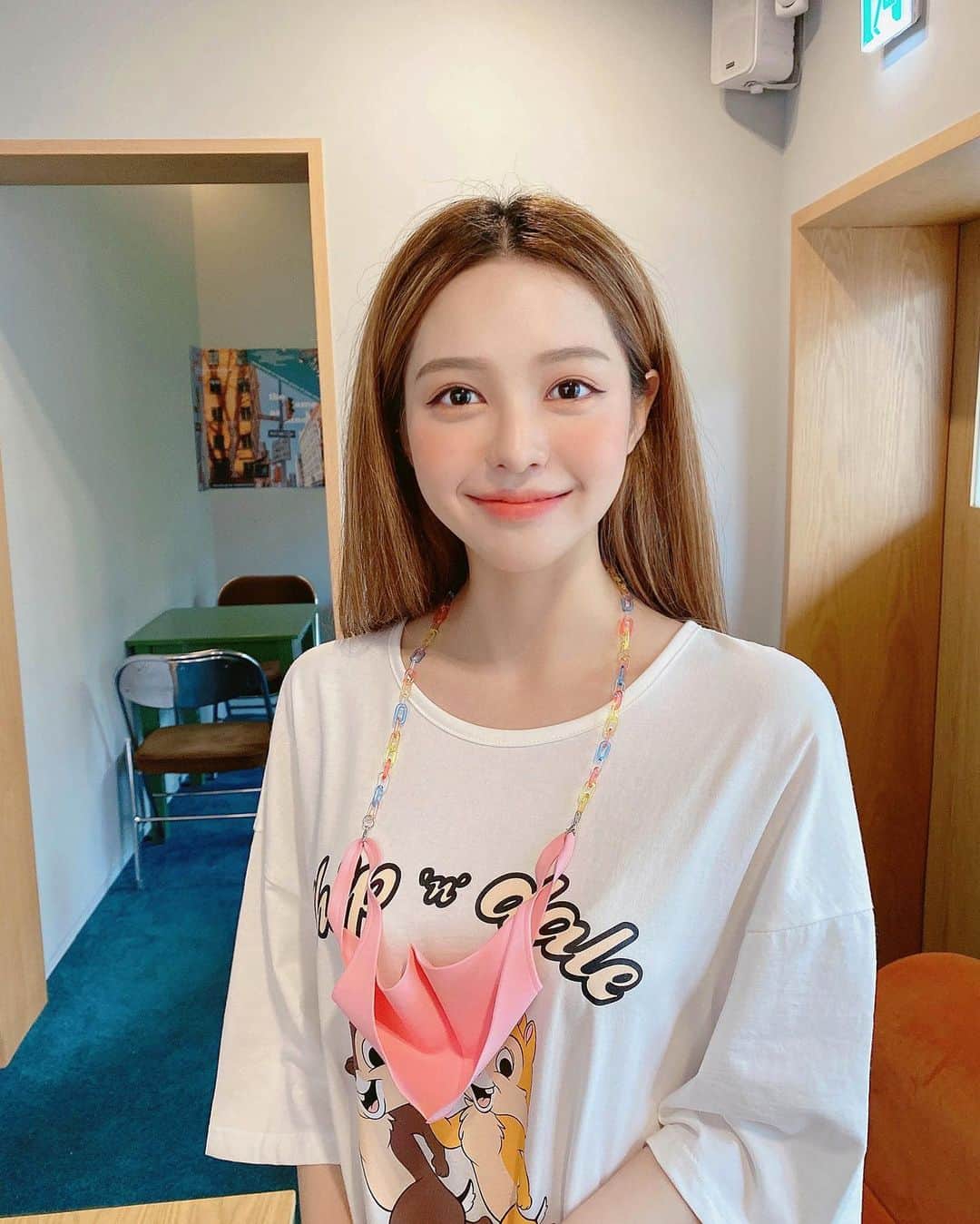 Chuuのインスタグラム：「마스크 잘 잃어버리시는 뷴?! 요고 스트랩 필수 아니겠습니까!💗」