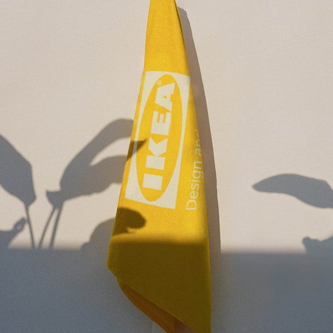 IKEA JAPANさんのインスタグラム写真 - (IKEA JAPANInstagram)「夏気分にぴったりのバスタオル。﻿ ﻿ ついに、イケア初のオフィシャルロゴを配した洋服と雑貨のコレクション、EFTERTRÄDA/エフテルトレーダ がやってくる。﻿ 7/31（金）からIKEA原宿にて先行発売。﻿ ﻿ ﻿ #IKEA #ikeajapan #イケア #EFTERTRÄDA #タオル #エフテルトレーダ」7月27日 11時01分 - ikeajapan