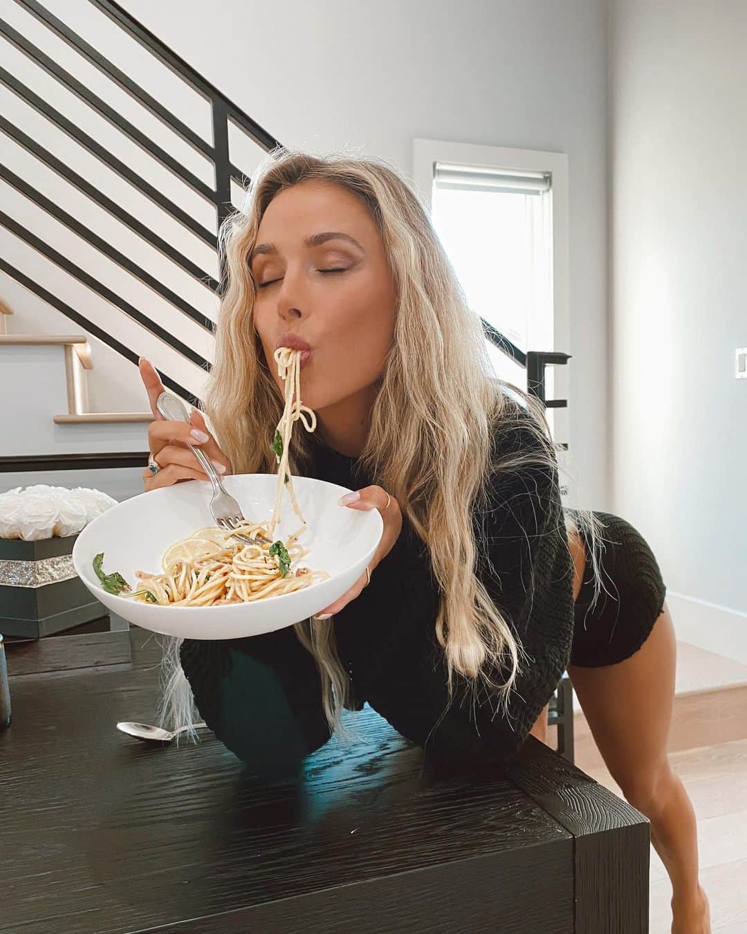 Daniella Graceさんのインスタグラム写真 - (Daniella GraceInstagram)「If you know me, you know this girl loves to cook! 🍝🤍👩🏼‍🍳 So I’m excited to be partnering with @walmart to give back during this time. 👀 🌟Enter A chance to win‼️ A $250 Walmart Gift Card 💰🌟Walmart has created a super fun cooking challenge giveaway for anyone to enter! Use your home cooking skills you’ve mastered to join #WalmartCookingChallenge #sponsored   ✅All you have to do is:  ✅1. Visit ​www.Walmart.com/CookingChallenge​ and get inspired by Walmart Chefs’ interactive culinary videos  ✅2. Using ingredients found in your home, create your own fun and original dish  ✅3. Create a name for your original dish and recipe  ✅4. Share a photo of your dish on Instagram using hashtags and mentions: #WalmartCookingChallenge @Walmart   Submit your photo before July 31st 11:59 PM ET for a chance to be one of the 40 lucky winners! Winners will be announced August 7th.   Have fun and get creative‼️」7月27日 11時20分 - daniellagrace