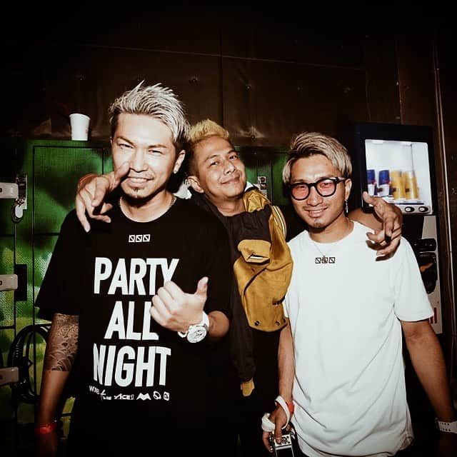 DJ ACEさんのインスタグラム写真 - (DJ ACEInstagram)「﻿ ﻿ Still waiting for the day of Party All Night﻿ ﻿ #Throwback﻿ #PartyAllNightまだ聴いてない人はspotifyをチェック😎 #Delonが泥酔してた日🤣 #AtheONE﻿ #ACE1」7月27日 11時59分 - ace1djace