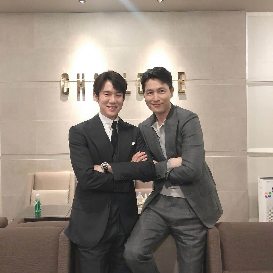 ユ・ヨンソクさんのインスタグラム写真 - (ユ・ヨンソクInstagram)「시사회담ㅋㅋ #강철비2_정상회담 7월 29일 개봉!」7月27日 11時55分 - yoo_yeonseok