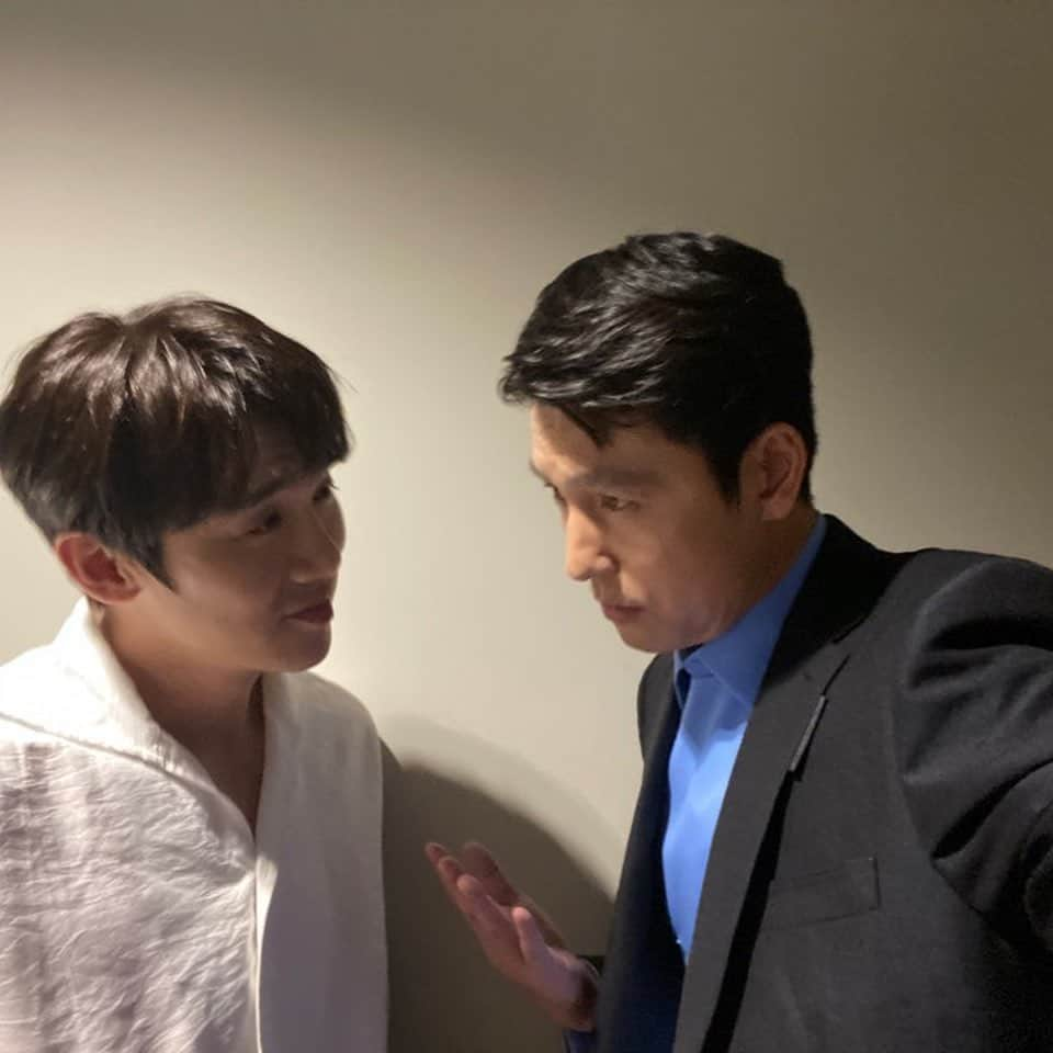 ユ・ヨンソクさんのインスタグラム写真 - (ユ・ヨンソクInstagram)「시사회담ㅋㅋ #강철비2_정상회담 7월 29일 개봉!」7月27日 11時55分 - yoo_yeonseok