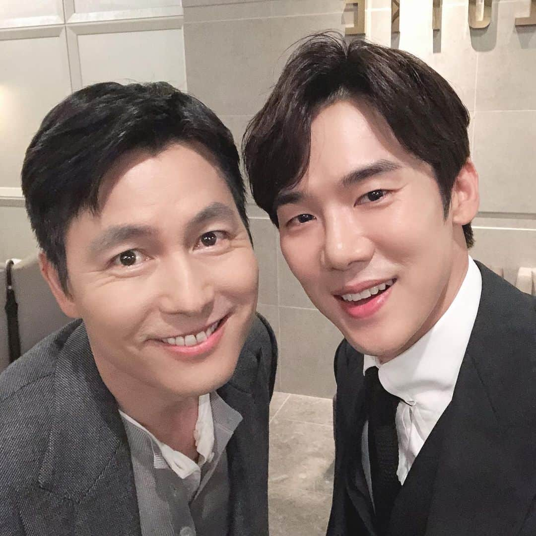 ユ・ヨンソクさんのインスタグラム写真 - (ユ・ヨンソクInstagram)「시사회담ㅋㅋ #강철비2_정상회담 7월 29일 개봉!」7月27日 11時55分 - yoo_yeonseok