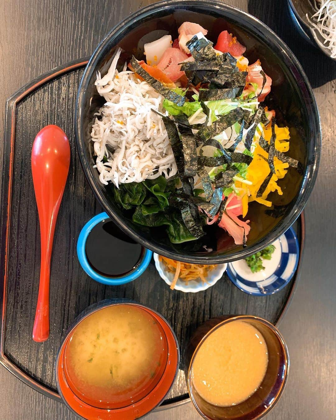 優姫ゆいなさんのインスタグラム写真 - (優姫ゆいなInstagram)「・ #まかない丼 #江ノ島亭 いろんな食材入ってて豪華だったぁぁ😭❤️ ・ ・  #ファブリック#優姫ゆいな#ゆいな#東京#六本木#新宿#池袋#歌舞伎町#名古屋#栄#錦#岐阜県#岐阜市#柳ヶ瀬#多治見市#キャバクラ#キャバ嬢#ファッション#love#instagood#follow#fashion#ootd#tbt#beautiful#happy#江ノ島#江ノ島ご飯」7月27日 12時28分 - yuina_az