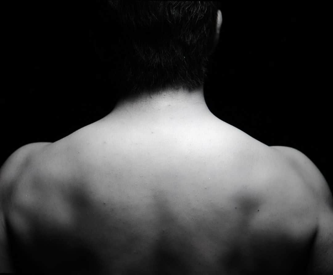 大野愛地のインスタグラム：「I had my photo taken by a photographer( @ryo_chin_photography )﻿ so deep.﻿ ﻿ photo by @ryo_chin_photography ﻿ ﻿ #モノクロ写真 ﻿ #monochrome」