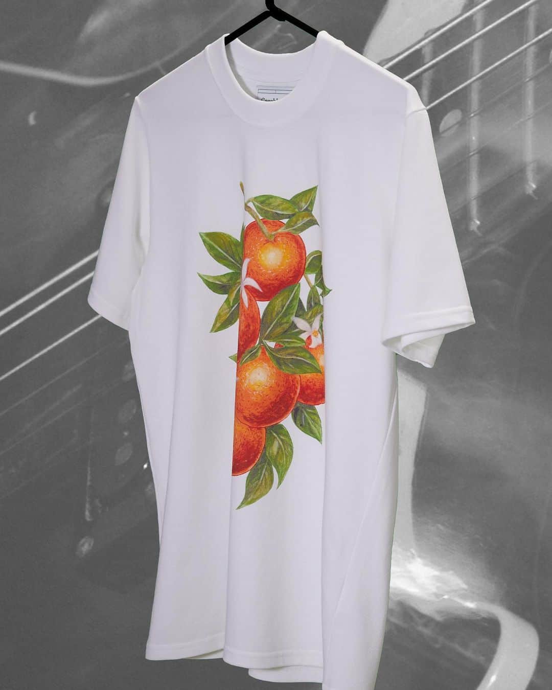 のインスタグラム：「A T-shirt is a T-shirt is a T-shirt, right? Well, not quite. Through the ages, the humble tee has become far more than just a garment, serving as a canvas for artists, designers and creatives. The Tee Store is our exclusive collection celebrating that seemingly simplest of wardrobe staples in all its glory. Featuring limited edition prints from 19 of the most exciting brands in the world including @bode, @beams_official and @bbcicecream, the capsule also introduces a fresh face to MR PORTER: skater-slash-model-slash-designer Mr @evanmock’s much-lauded streetwear label, @sorryinadvance. Head to the link in bio to discover the collection #MRPORTERTeeStore」