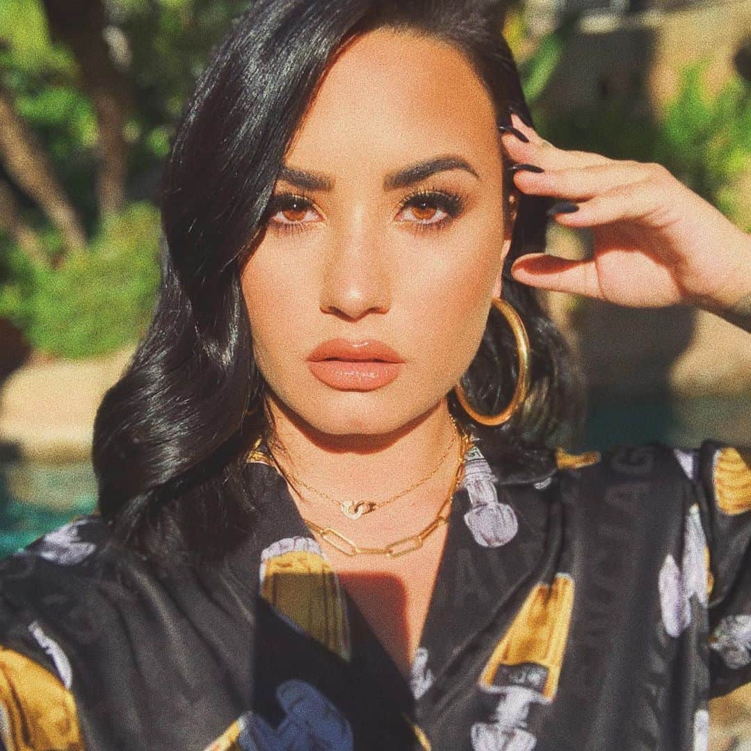 Teen Vogueさんのインスタグラム写真 - (Teen VogueInstagram)「Two years after surviving an overdose, Demi Lovato says, "I can genuinely say I feel free of my demons." ❤️ At the link in bio, @ddlovato honors her "Miracle Day" with a powerful message of self-love.」7月27日 13時25分 - teenvogue