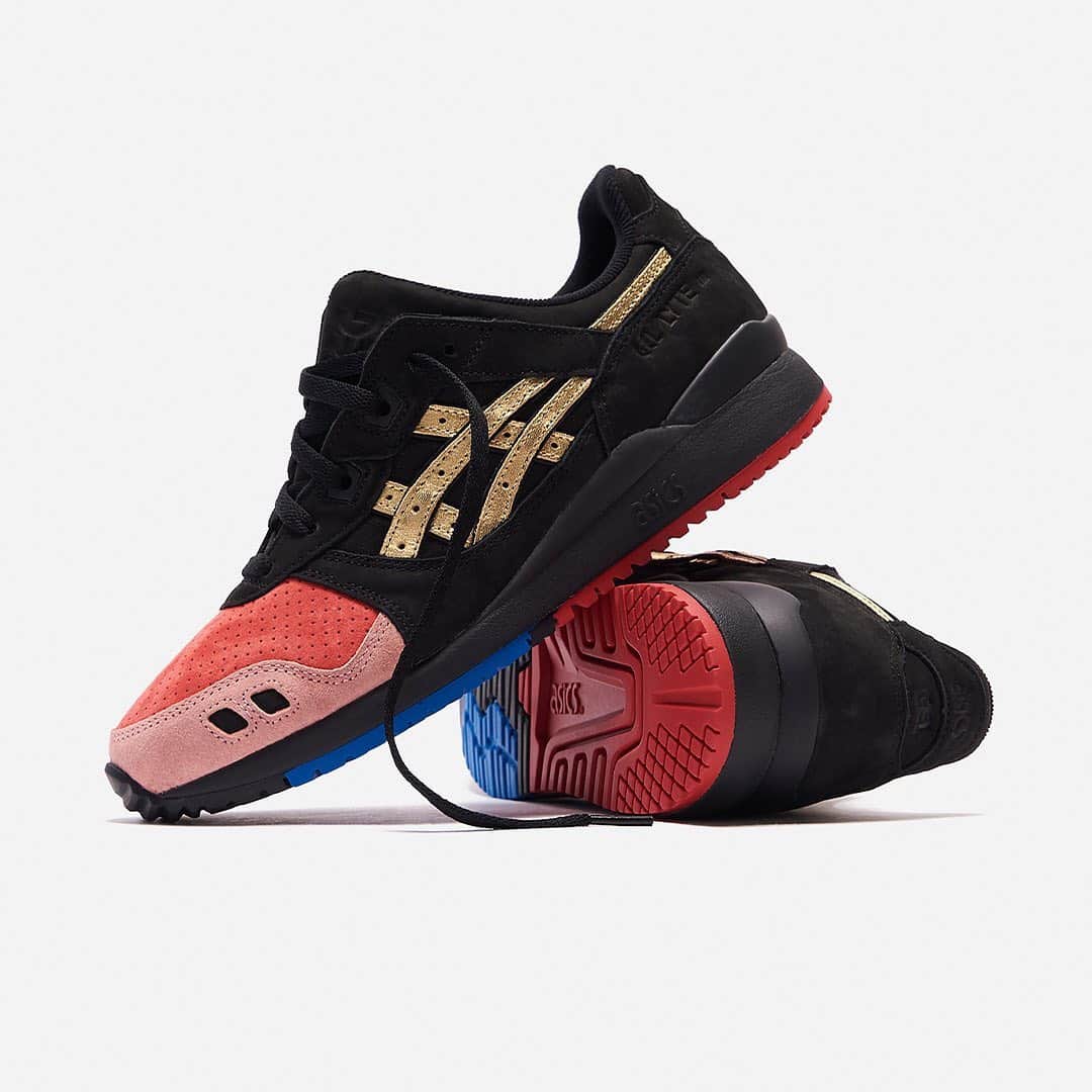 HYPEBEASTさんのインスタグラム写真 - (HYPEBEASTInstagram)「@hypebeastkicks: @kith and @asics have unveiled official images for their upcoming GEL-Lyte III "Tokyo Trio" pack. Paying homage to Tokyo culture as well as KITH’s past, present and future, the “252.1” reimagines @ronniefieg’s first ASICS collaboration, the “Yoshino Rose” draws from the Yoshino cherry tree, and “Super Gold” serves up a triumphant, medal stand-inspired build. All three pairs are set to release via KITH’s webstore and Tokyo flagship on July 27 for $180 USD each.⁠⠀⁠⠀ Photo: KITH」7月27日 13時23分 - hypebeast