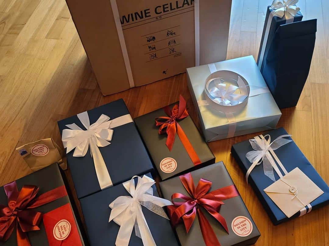 パク・ビョンウンさんのインスタグラム写真 - (パク・ビョンウンInstagram)「너무 너무 고마워요~~ 절 좋아해 주시는 팬분들께 감사의 마음을 전합니다 잘 입고 잘 마시고 잘 쓸께요~!!!」7月27日 13時27分 - byung_eun_park