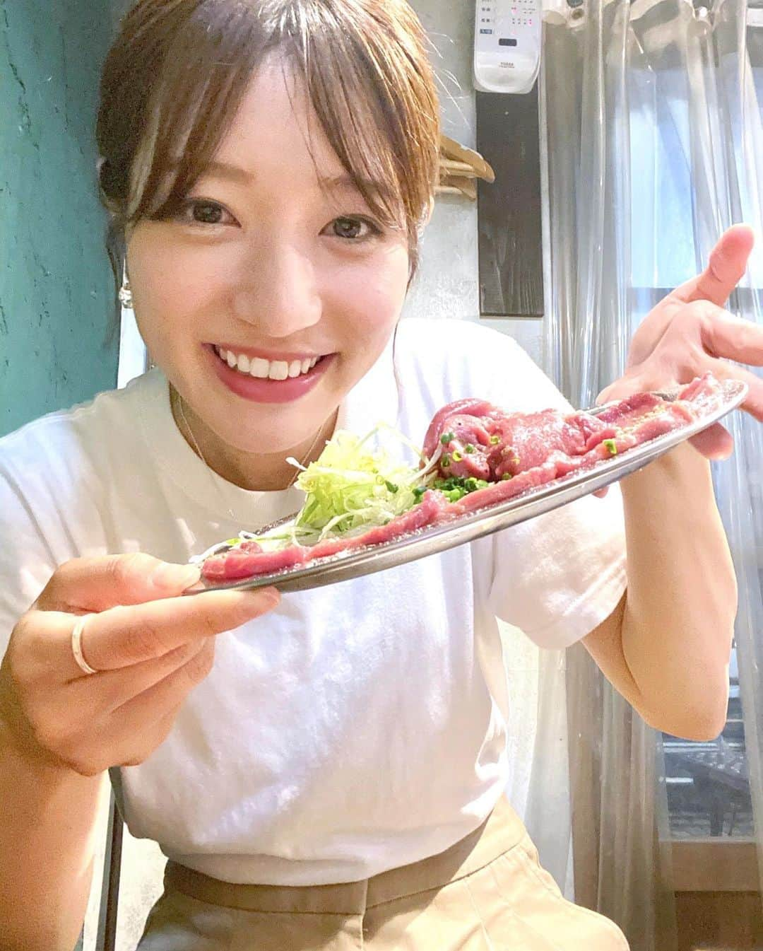 北川彩さんのインスタグラム写真 - (北川彩Instagram)「. 夜ご飯食べる時、お茶飲む時、テレビ見る時。 リラックスしてるな〜と感じます😗  最近の休日はほぼ寝ていたので 今日はいろいろ詰め込んでみました✌︎  #焼肉らぶ」7月27日 13時38分 - aya_kitagawa_