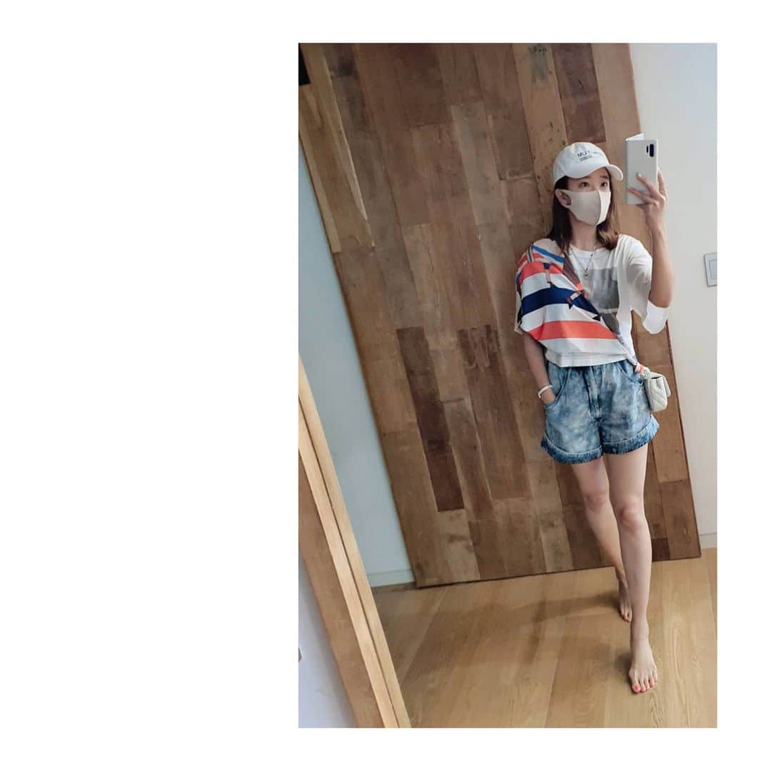 ソ・ユジンさんのインスタグラム写真 - (ソ・ユジンInstagram)「난 화이트 ~♡♡♡ !! 영화보러 ^^  #스카프백~ 보들보들 😊😍😙 @hyeyoung_hwang :)」7月27日 14時00分 - yujin_so
