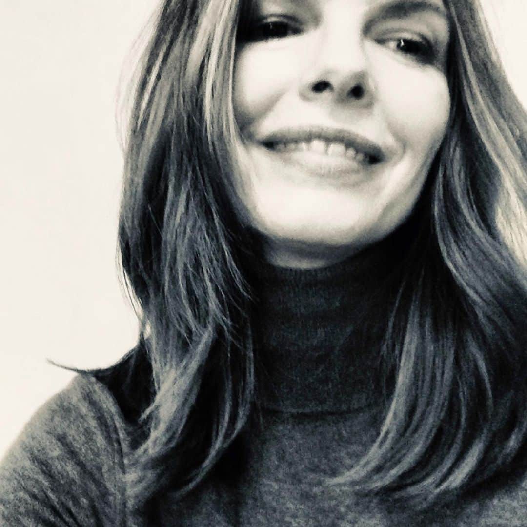 ジーン・トリプルホーンのインスタグラム：「#challengeaccepted @msallisonanders and @stacey_sher It’s an honor. Here’s to #womensupportingwomen!」