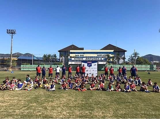 ジーコさんのインスタグラム写真 - (ジーコInstagram)「Ultimo dia da primeira semana do Zico10 Camp CFZ, no Centro de Futebol Zico, no Recreio dos Bandeirantes - RJ. Foram entregues as medalhas e os diplomas pela participação de todos.Sucesso total e essa semana tem mais. Dias 29,30 e 31/7 e 1/8. Informações no @zico10oficial ou pelo tel 21/980781444.」7月27日 14時27分 - zico