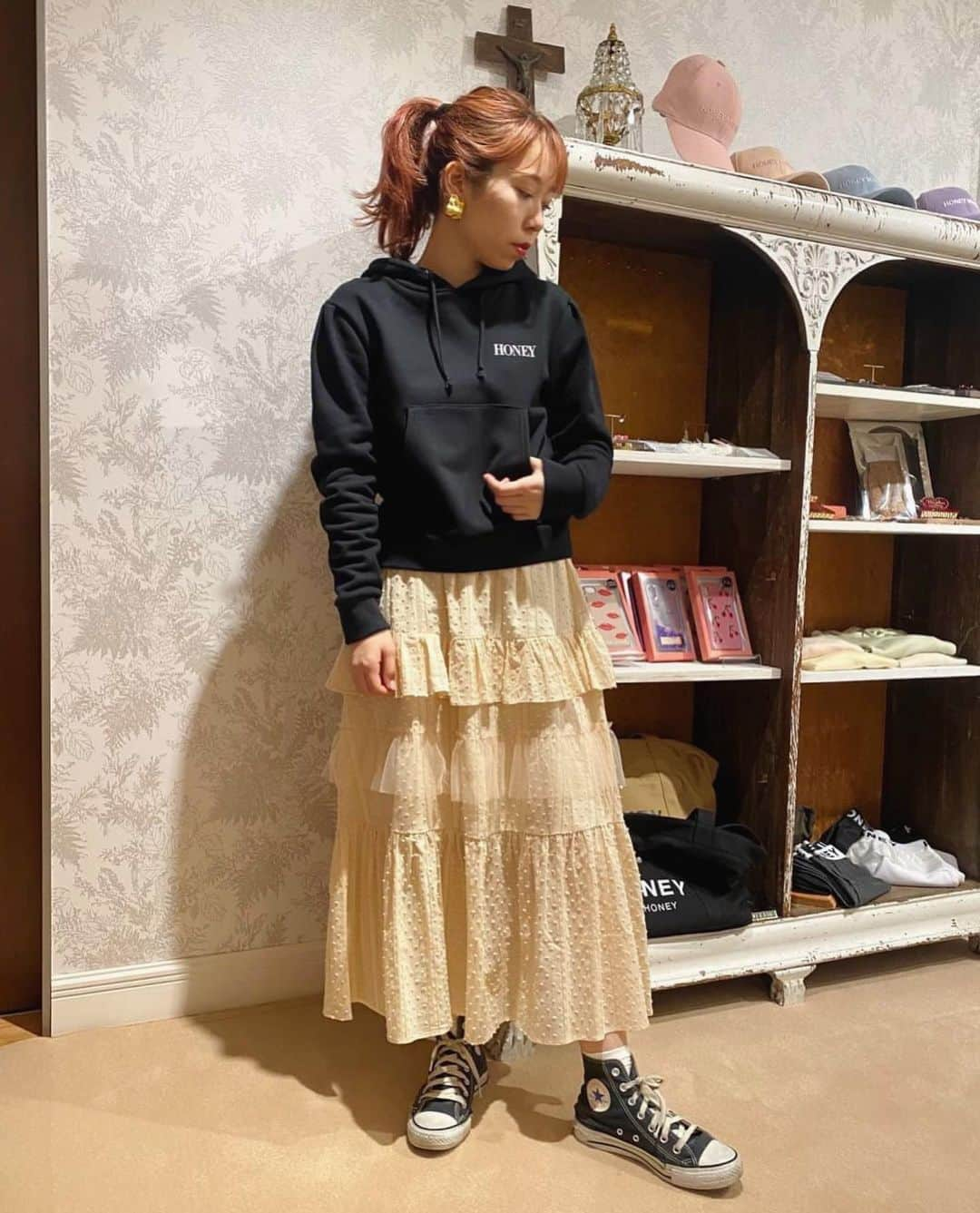 HONEY MI HONEY OFFICIALさんのインスタグラム写真 - (HONEY MI HONEY OFFICIALInstagram)「staff coordinate🌹  50〜60%OFF SALE開催中！  @honeymihoney_official @honeymihoney_style  #HONEYMIHONEY #表参道 #原宿 #大阪 #南堀江 #时尚 #我的最愛 #ハニーミーハニー #tokyo #osaka #outfit #fashion #SALE」7月27日 14時44分 - honeymihoney_official