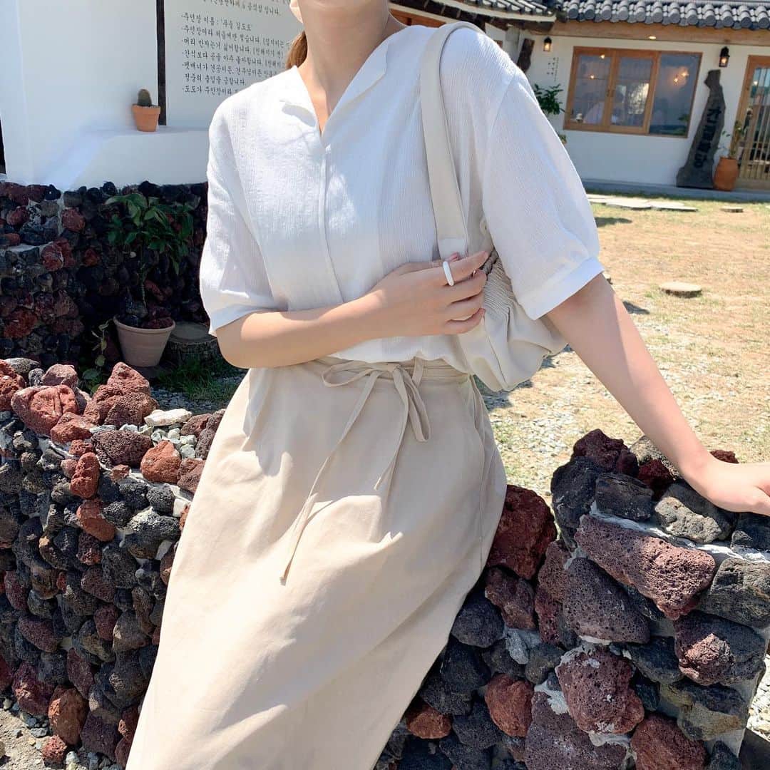 HOTPING公式アカウントさんのインスタグラム写真 - (HOTPING公式アカウントInstagram)「- シンプルなデザインで上品に着られちゃうフレアスカート🌿 デイリーコーデはもちろんのことオフィスコーデにもおすすめ！！ この夏涼しく快適に過ごせちゃいます🎐💕 - #フレアスカート#ロング#リネン」7月27日 15時21分 - hotping_japan