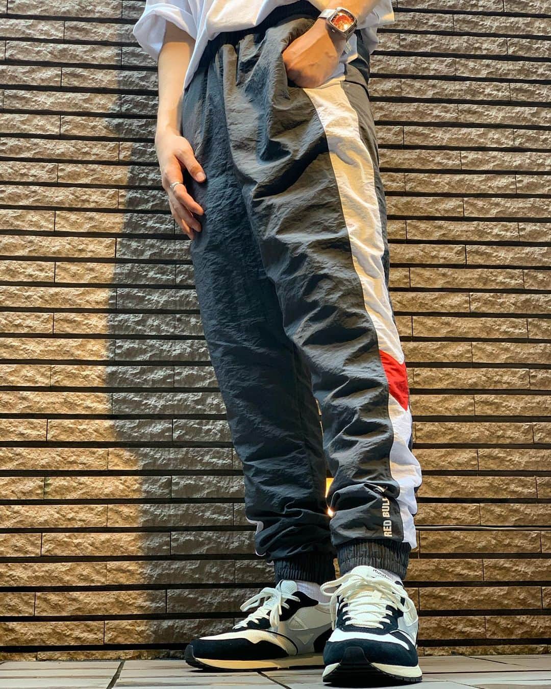 Dancers Collectionさんのインスタグラム写真 - (Dancers CollectionInstagram)「・ [STAFF RECOMMENDE]﻿ ﻿ ■ THE RED BULL BC ONE COLLECTION "FREEZE" NYLON PANTS[GREY] - BCO20028 ﻿ モデル着用サイズ： 185cm / XL﻿  ¥10,780-(Tax In) ﻿ 👇オンラインショップ👇﻿ https://shop.dancers-c.com/?pid=150799998 ﻿ ﻿ ダンサーズコレクション原宿店 ☎03-5474-9575﻿ ﻿ #redbullbcone #nylonpants  #ダンコレ #ダンサーズコレクション #dancerscollection #tokyo #harajuku」7月27日 15時25分 - dancerscollection