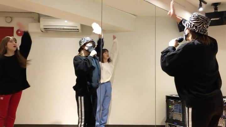 acaneのインスタグラム：「・ 1/25のワンマンリハ風景。 ・ 久しぶりにこの動画見て うわー戻りたいなあってなったw ・ たのしかったなあー またワンマンしたいなあー ・ #ワンマンライブ #リハーサル #すぐふざける」